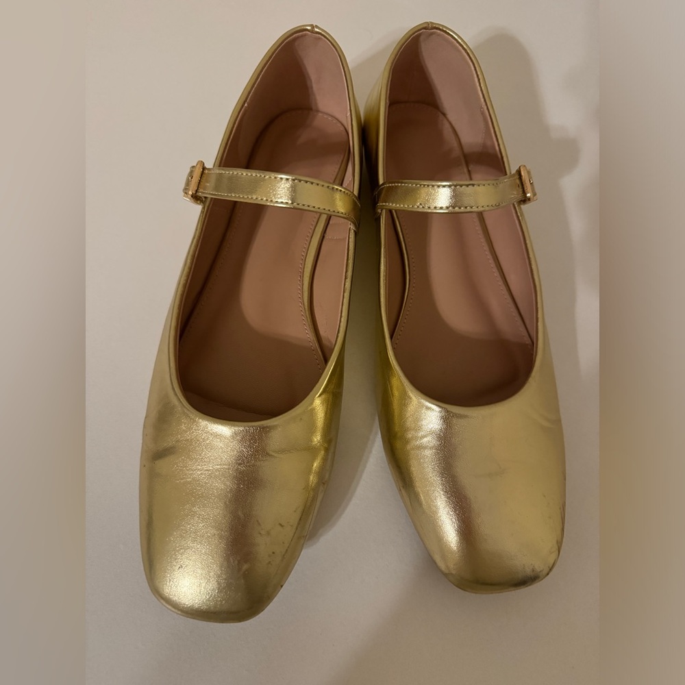 New York & Co Mary Jane’s | Color: Gold | Size 8.5